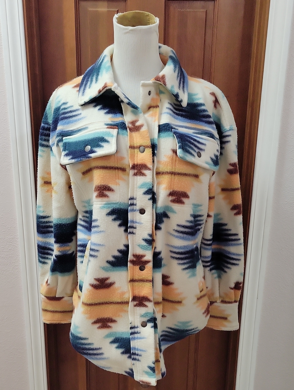 Women’s Cream Patterned Fleece Shacket